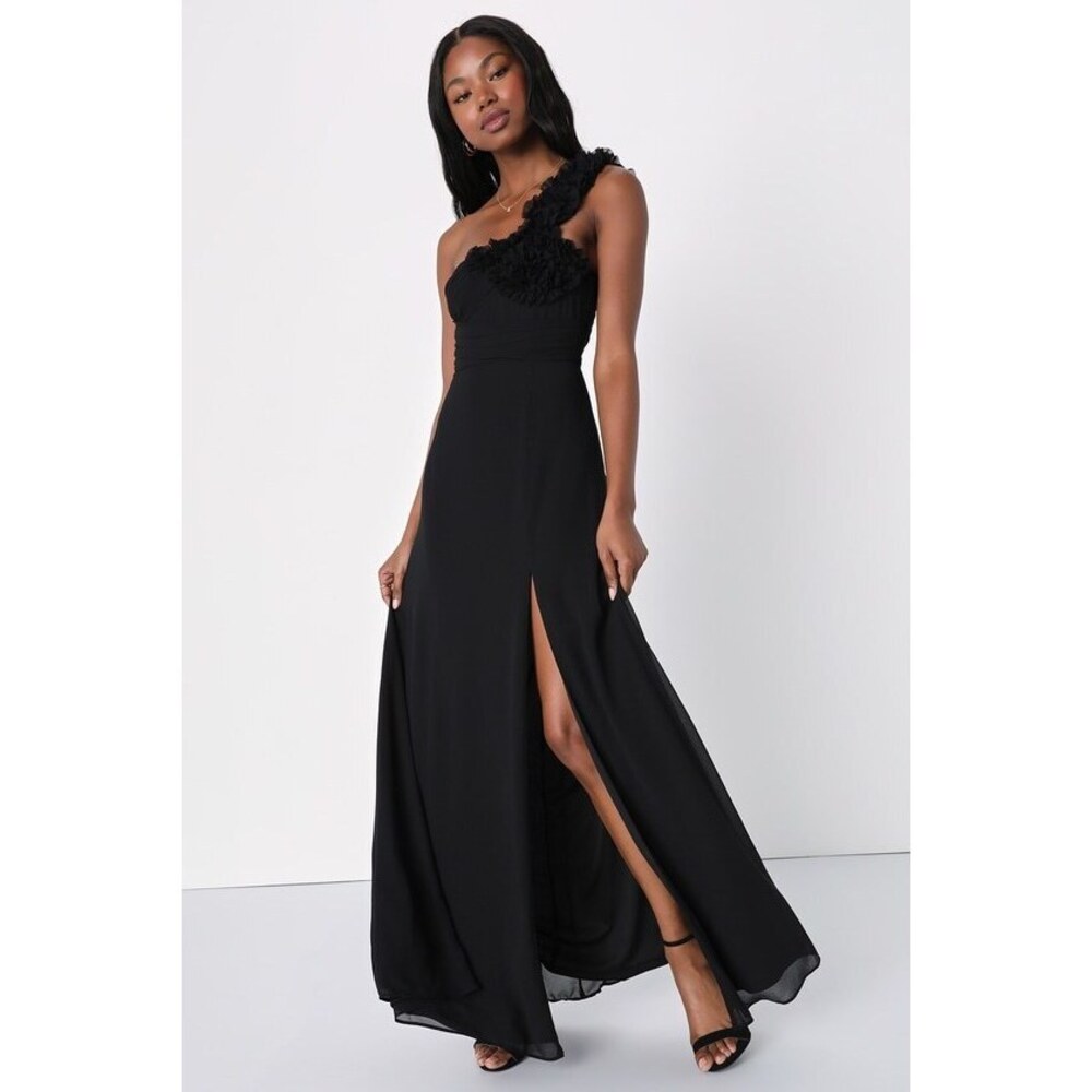 Elegant Black Ruffled One-shoulder Maxi Dress